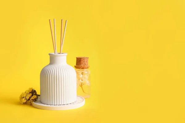 Floral Reed Diffuser Flowers Yellow Background — Stock Photo, Image