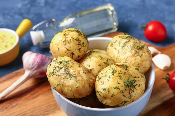 Bowl Boiled Baby Potatoes Dill Tomatoes Blue Background — Stock Photo, Image