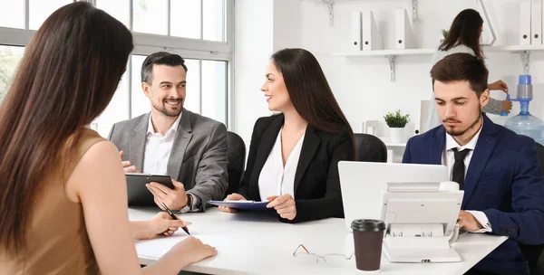 Human Resources Commission Interviewing Young Woman Office — Stock Photo, Image