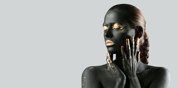Beautiful Woman Black Golden Paint Her Body Grey Background Space — Stock Photo, Image