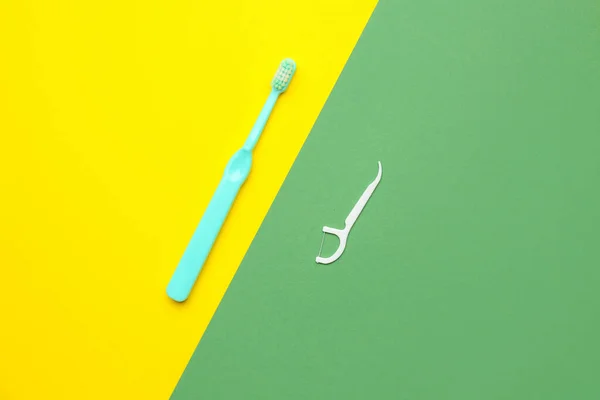 Zahnstocher Und Bürste Mit Zahnseide Auf Buntem Hintergrund — Stockfoto