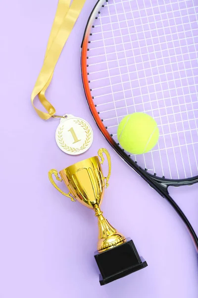 Gold Cup First Place Medal Tennis Racket Ball Lilac Background — Stock Photo, Image