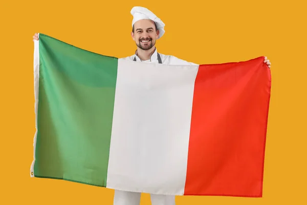 Male Chef Flag Italy Yellow Background — Stock Photo, Image