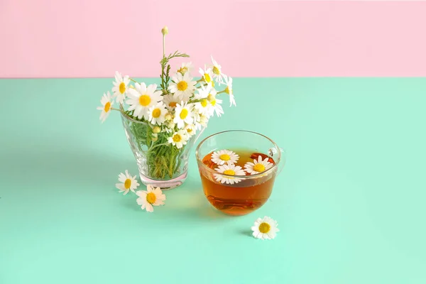 Cups Natural Chamomile Tea Flowers Turquoise Table Pink Wall — Stock Photo, Image