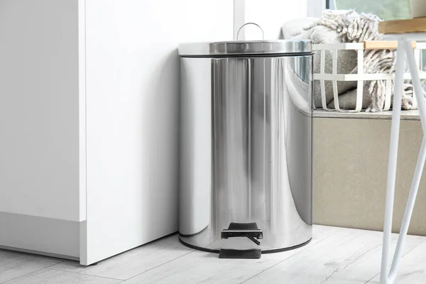 Metallic Trash Bin Interior Modern Kitchen — Stock Photo, Image