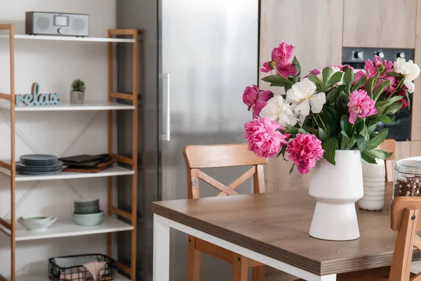 Vase Beautiful Peony Flowers Table Modern Kitchen — Stock Photo, Image