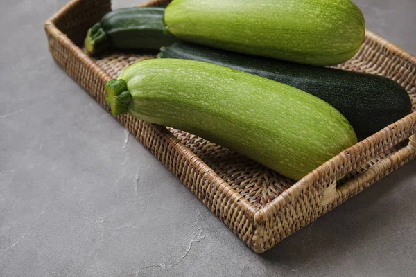 Wicker Tray Fresh Zucchini Grey Background — Stock Photo, Image