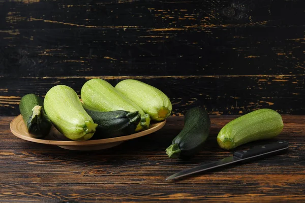 Plate Fresh Zucchini Table — Stock Photo, Image