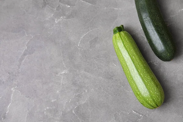 Fresh Green Zucchini Grey Background — Stock Photo, Image