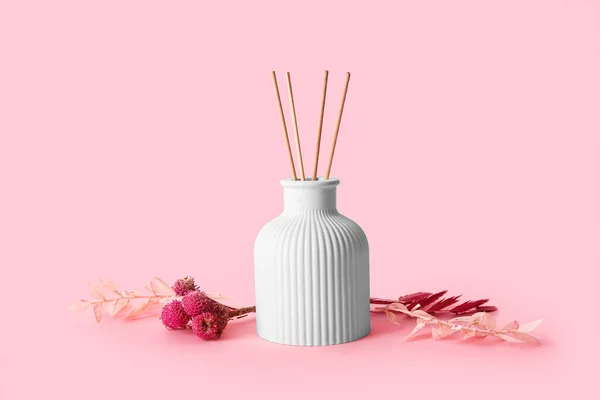 Floral Reed Diffuser Flowers Pink Background — Stock Photo, Image