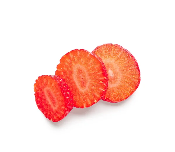 白を基調とした新鮮なイチゴのスライス — ストック写真