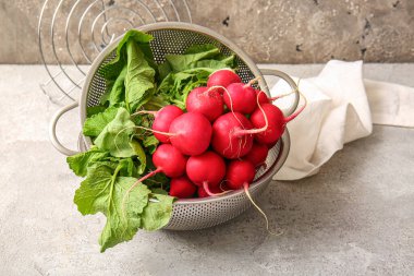 Taze turplu kolanderler.