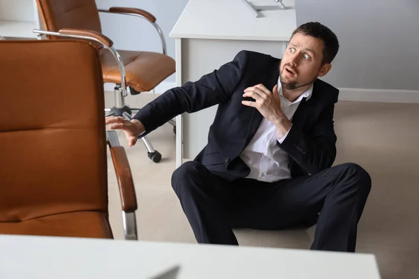 Young Businessman Having Panic Attack Office — Stock Photo, Image