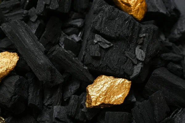 Złote Bryłki Czarnym Węglu — Zdjęcie stockowe