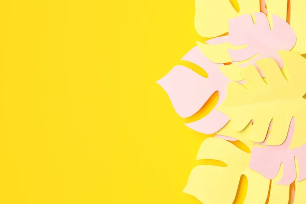 Паперове Тропічне Листя Жовтому Тлі — стокове фото