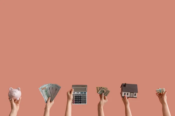 Women Money Piggy Bank Calculator House Model Color Background — Stock Photo, Image