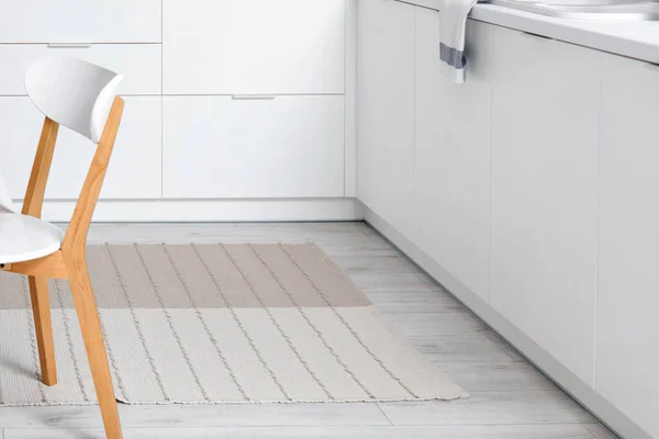 Stijlvol Beige Tapijt Het Interieur Van Moderne Keuken — Stockfoto