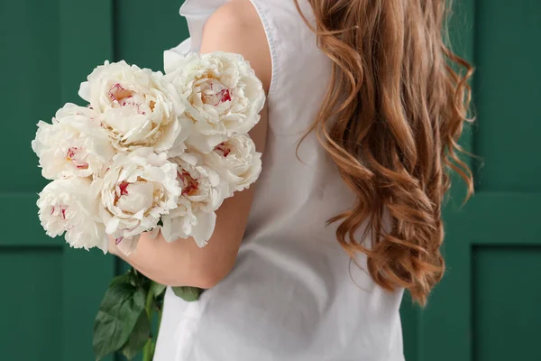 Young Woman Bouquet Peony Flowers Green Background Closeup — Stock Photo, Image