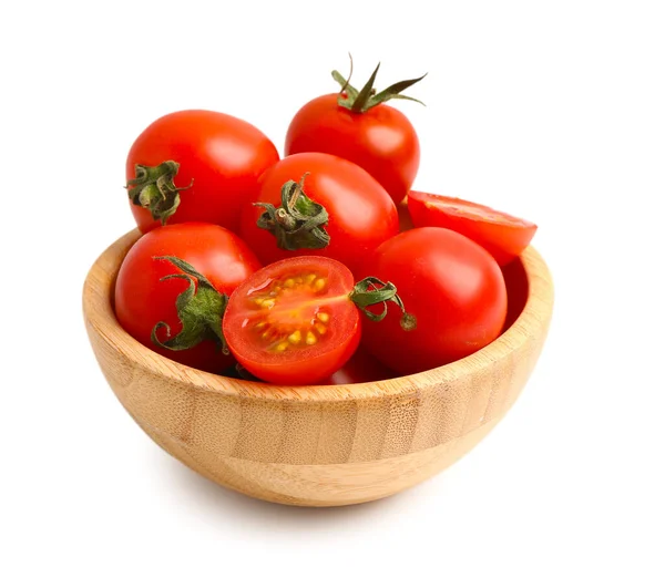 Tigela Madeira Com Tomates Cereja Frescos Fundo Branco — Fotografia de Stock