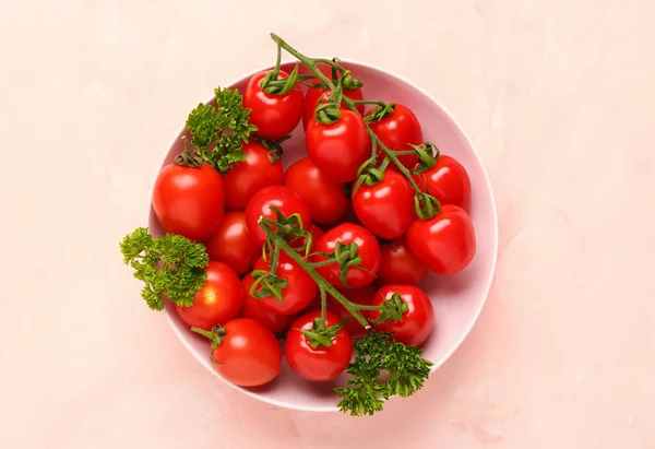 Bowl Fresh Cherry Tomatoes Parsley Pink Background — Stock Photo, Image