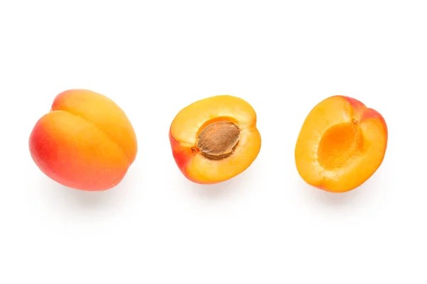 Stock image Ripe apricots isolated on white background