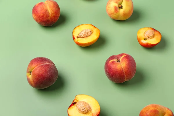 Many Sweet Peaches Green Background — Stock Photo, Image