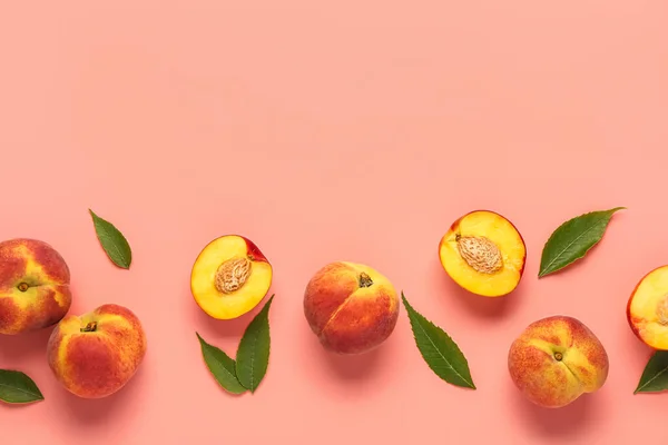 Sweet Peaches Leaves Pink Background — Stock Photo, Image