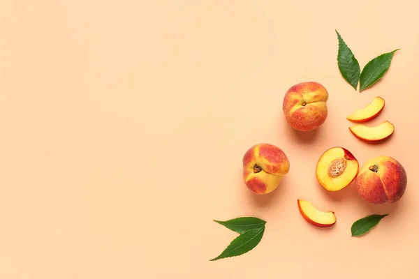 Sweet Peaches Leaves Orange Background — Stock Photo, Image