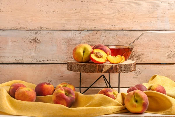 Board Sweet Peaches Beige Wooden Background — Stock Photo, Image