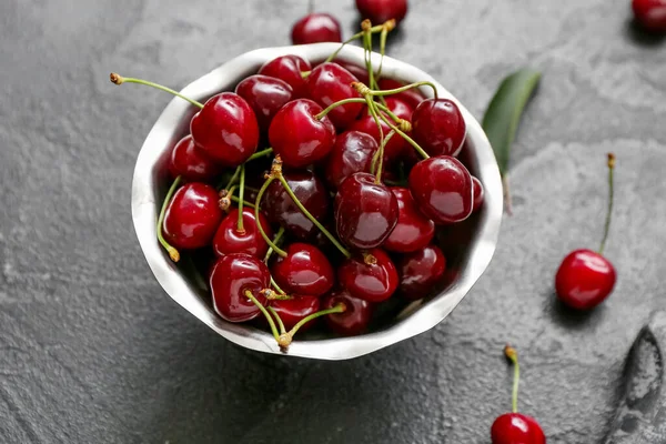 Bowl Sweet Cherries Black Background — Stock Photo, Image
