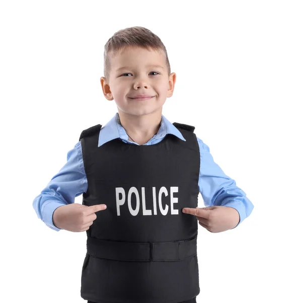 Grappige Kleine Politieagent Wijzend Naar Kogelvrije Vesten Witte Achtergrond — Stockfoto