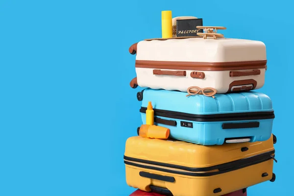 Suitcases Beach Accessories Blue Background — Stock Photo, Image