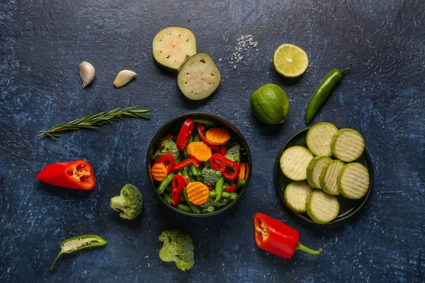 Bowl Fresh Vegetables Blue Background — Stock Photo, Image