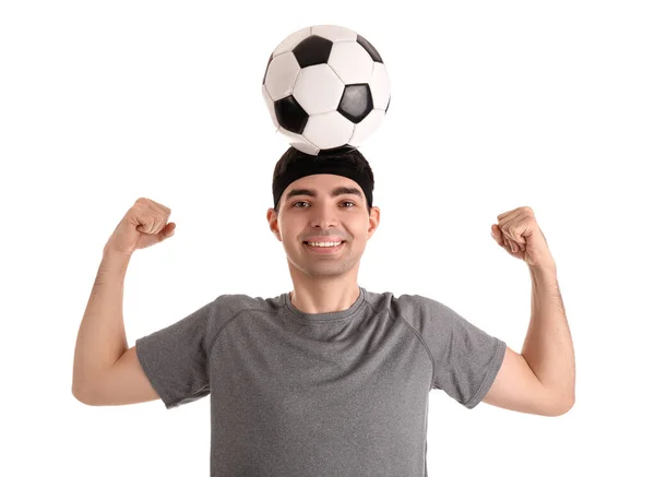 一个身材矮小的小伙子 背景是白色的足球 平衡概念 — 图库照片