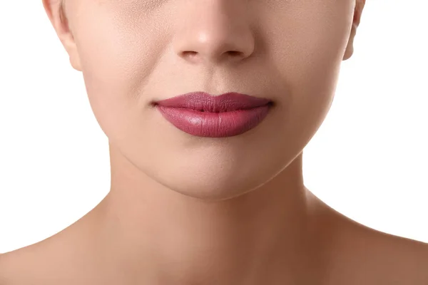 Wanita Dengan Bibir Merah Muda Pada Latar Belakang Putih Closeup — Stok Foto
