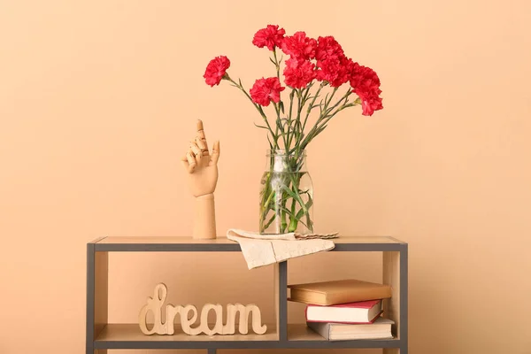 Vase Red Carnations Rack Beige Wall — Stock Photo, Image