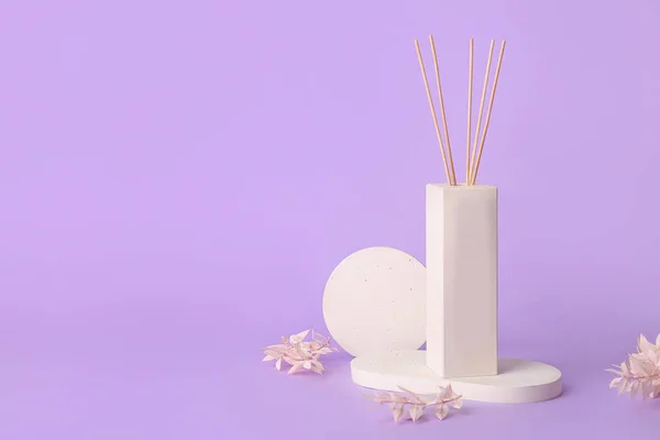 Floral Reed Diffuser Purple Background — Stock Photo, Image