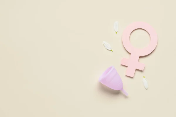 Composition Menstrual Cup Woman Symbol Made Paper Beige Background — Stock Photo, Image