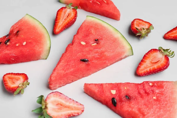 Pieces Fresh Watermelon Strawberries Grey Background — Stock Photo, Image