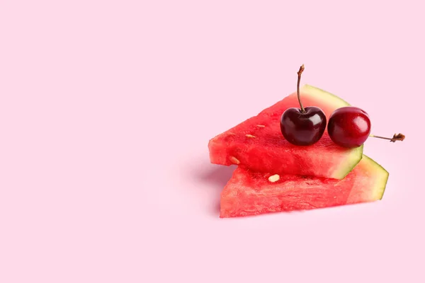 Pieces Fresh Watermelon Cherries Pink Background — Stock Photo, Image