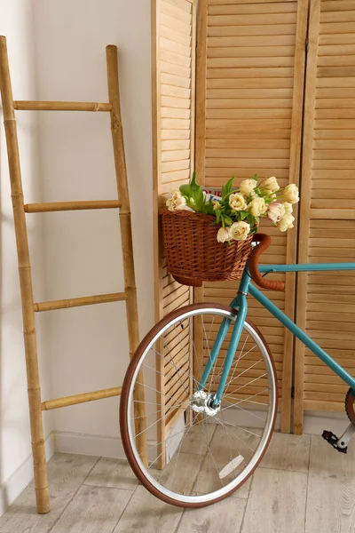 Bicycle Beautiful Tulip Flowers Interior Living Room — Stock Photo, Image