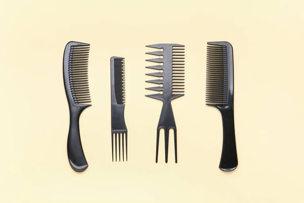 Hairdresser Brushes Beige Background — Stock Photo, Image
