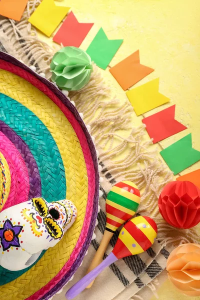 Maracas Mexicanas Com Chapéu Sombrero Crânio Pintado Serape Bandeiras Fundo — Fotografia de Stock