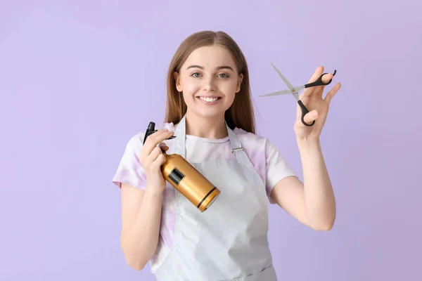 Female Hairdresser Scissors Spray Lilac Background — Stock Photo, Image