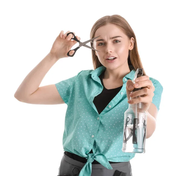 Vrouwelijke Kapper Met Schaar Spray Witte Achtergrond — Stockfoto