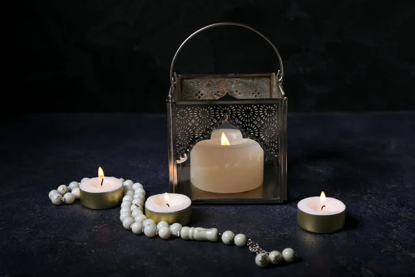 Muslim Lamp Burning Candles Prayer Beads Dark Background — Stock Photo, Image