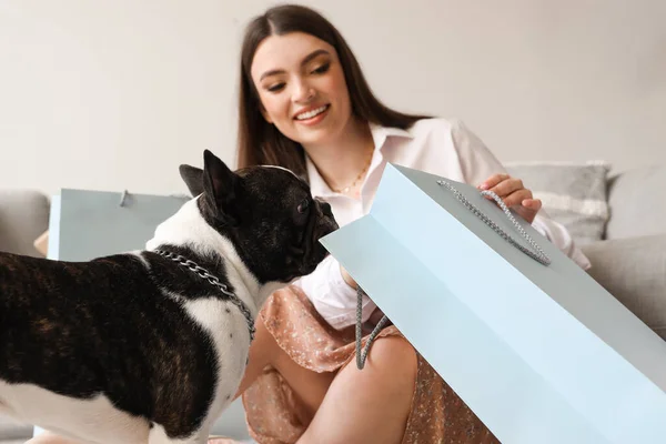 Young Woman Shopping Bag Her French Bulldog Home — Stock Photo, Image