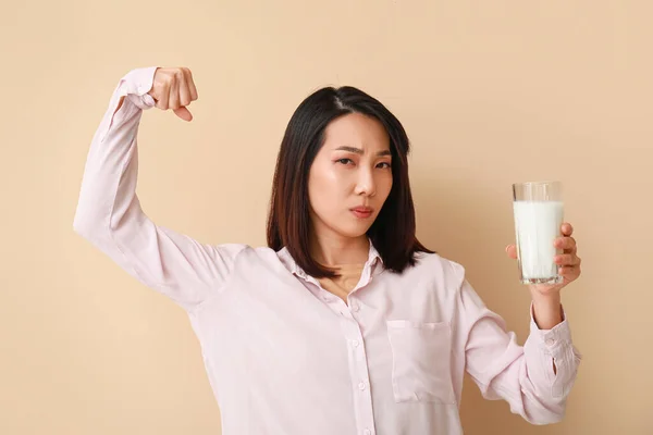 Strong Asian Woman Glass Milk Beige Background — Stock Photo, Image