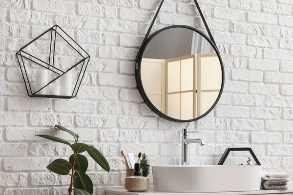 Sink Bowl Mirror Bath Accessories Table White Brick Wall — Stock Photo, Image