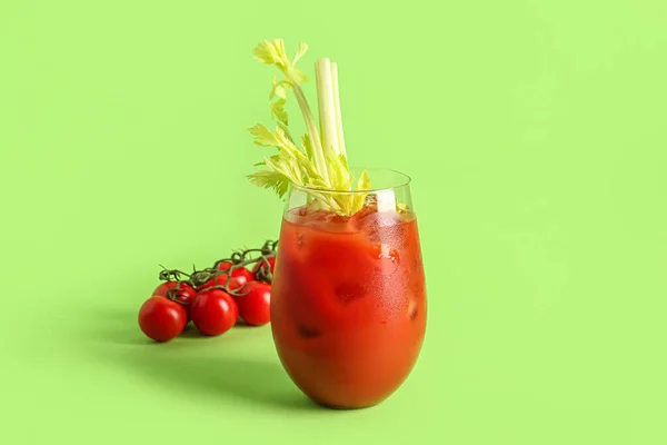 Glass Bloody Mary Celery Tomatoes Green Background — Stock Photo, Image